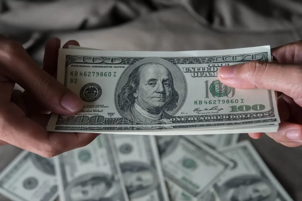 Dólar Reduz Alta com Leilões do BC